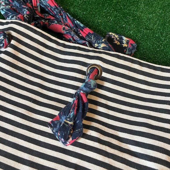 Roxy Act Together Canvas Black Stripes Floral Patterned Handles Tote Handbag Bag - Picture 7 of 13